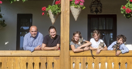 Három generáció lelke egy családi házban